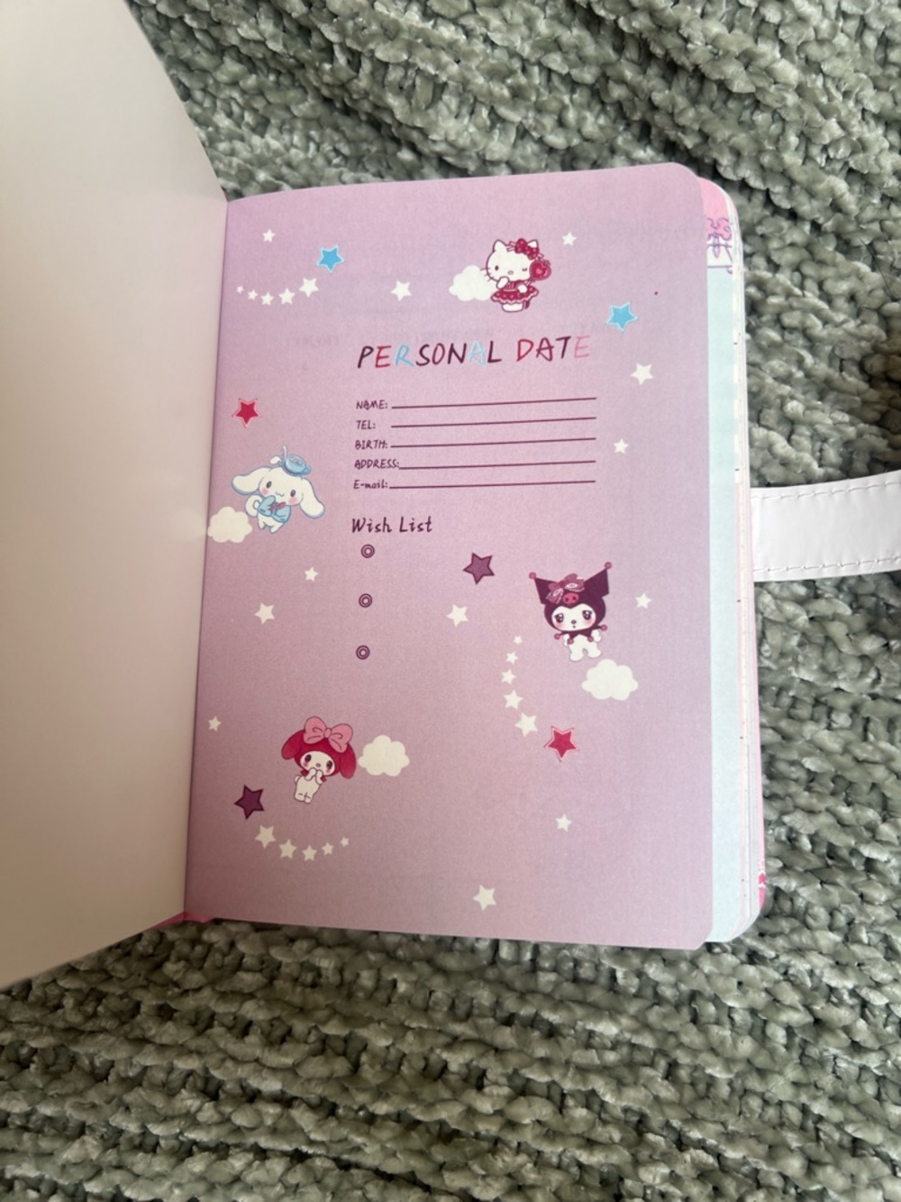 Hello Kitty Pink Heart Journal Calander & Matching Pen Set - Picture 10 of 10